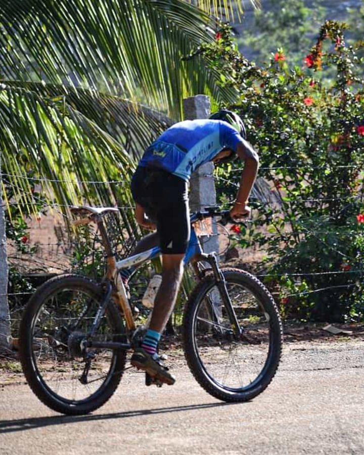 manigandan_race's tweet photo. 2021 First time race of @promisesportsent XC MTB racing in the trial from avathi I was a race of trial mtb but I double and mistake way route of forest 🤦🏻‍♂️ race lap 7/8

#bvcoaching #spectrumracing #manigandanracing #cycling #deafcycling #mtb https://t.co/U9Il4IhL6V