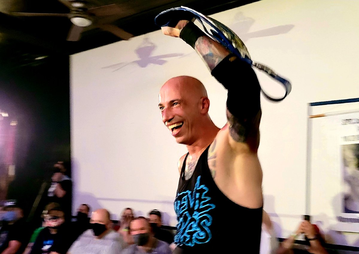 Producer_Rob's tweet photo. @ImSteveMigs feeling ever so pleased with himself after stealing a victory from @DanhausenAD last night... @WithoutACauseWA #WACisBack https://t.co/Ff1zvMymes