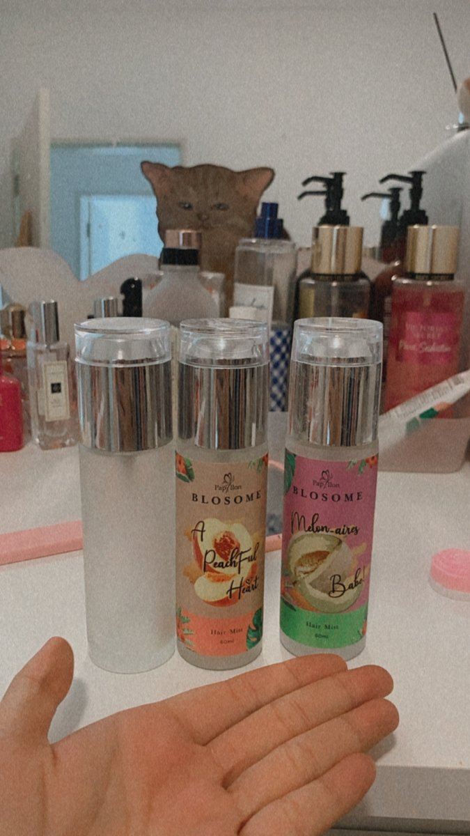 najihahshahrel's tweet photo. Setia betul I dengan product ni sampai dah 2 tahun guna.
Membantu sangat untuk buat rambut lembut, wangi and cantik! 

Dari rambut coklat sampai rambut I biru, merah, blonde hingga ke hijau, I still guna product ni.

For those with dry, kusut, damaged hair boleh cuba! https://t.co/KnAcinRa5V