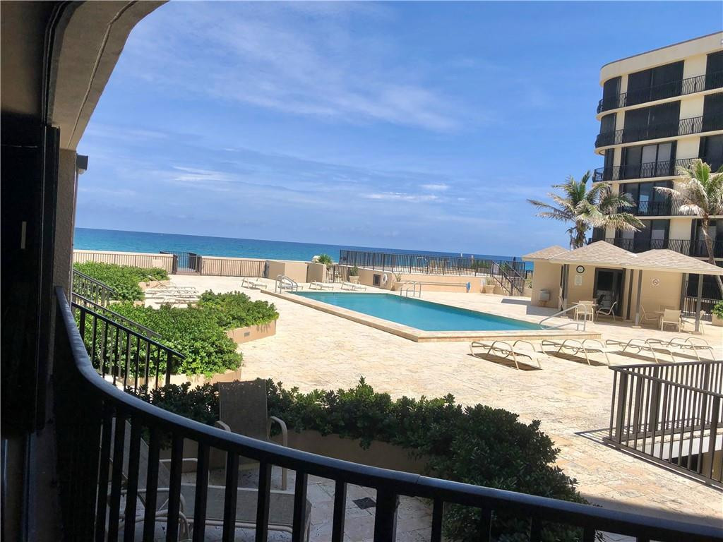 REHappens's tweet photo. Recently closed on this gorgeous oceanfront condominium with a home sale contingency in just under 40 days (could have been sooner!) at asking price even in this low inventory market. Contact me to learn more. https://t.co/owALNWaJ1d https://t.co/J2dtlWcP1c