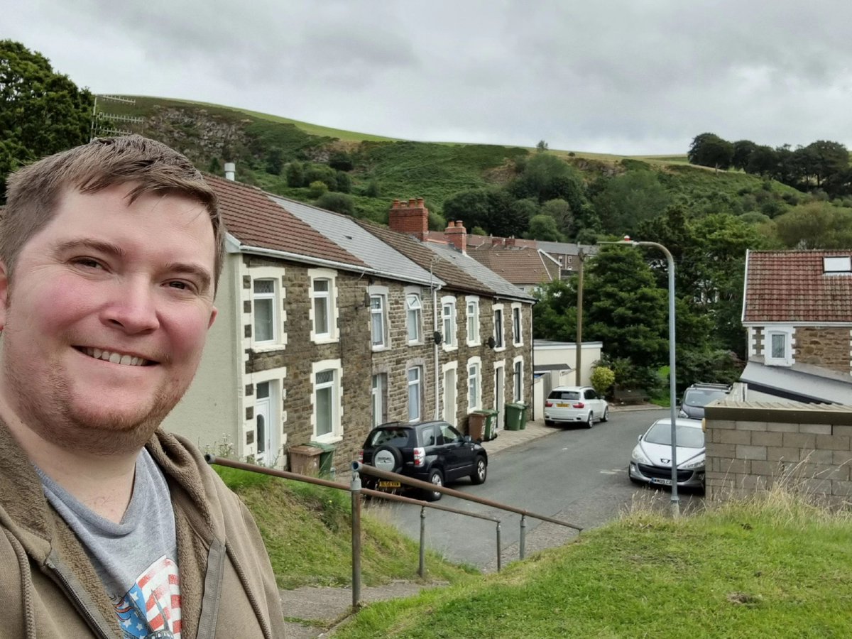 StevensPowell14's tweet image. @SteveSpeirs4 visiting my mum in the fictional Tregarreg (Senghenydd) &amp;amp; I just went to check on Glyn&apos;s scooter but it&apos;s not only the wing mirrors &amp;amp; seat that have been taken, the whole thing has gone. 😂 Love The Tuckers. I cannot wait for series 2 &amp;amp; 3. 

#TheTuckers
#Senghenydd