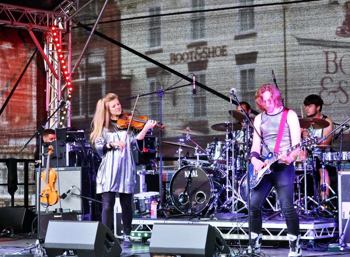 Live music... forgot how powerful it was! Caught the last two acts of the Mish Mash Festival <a href="/TracksDarlo/">Tracks</a>. Took a couple of quick snaps to capture the sci-fi folk glam of <a href="/Blackbeards_TP/">Blackbeard's Tea Party</a> and unstoppable afro beats (mashed with jazzy reggae) <a href="/KogZongo/">KOGZongo</a>.
#livemusic #music