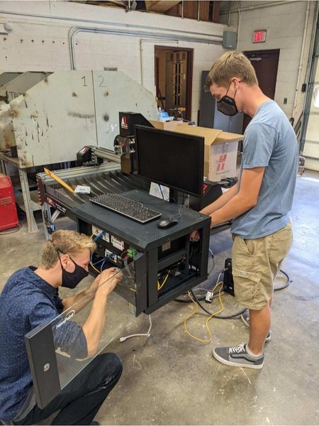 Edwin_Shoemate's tweet photo. Mr. Crawford's @cobden_high industrial design class assembling our new CNC plasma cutter. Mrs. Lefevere and Mr. Crawford will both be utilizing this new technology. @cobden_cusd17 #appleknockerpride https://t.co/JZ6Do60fuM
