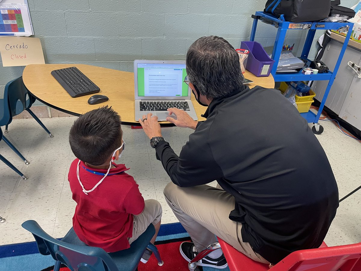 KarinaBaldwin77's tweet photo. Teachers in action ! #earlylearningdisd #disd @DrElenaSHill @YvetteGDelgado https://t.co/MCqoeqh8lz