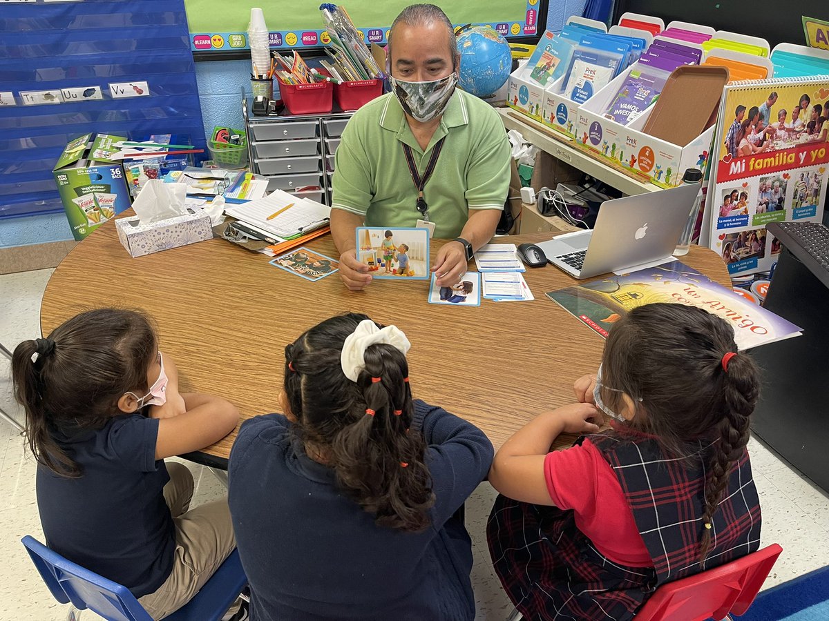 KarinaBaldwin77's tweet photo. Teachers in action ! #earlylearningdisd #disd @DrElenaSHill @YvetteGDelgado https://t.co/MCqoeqh8lz