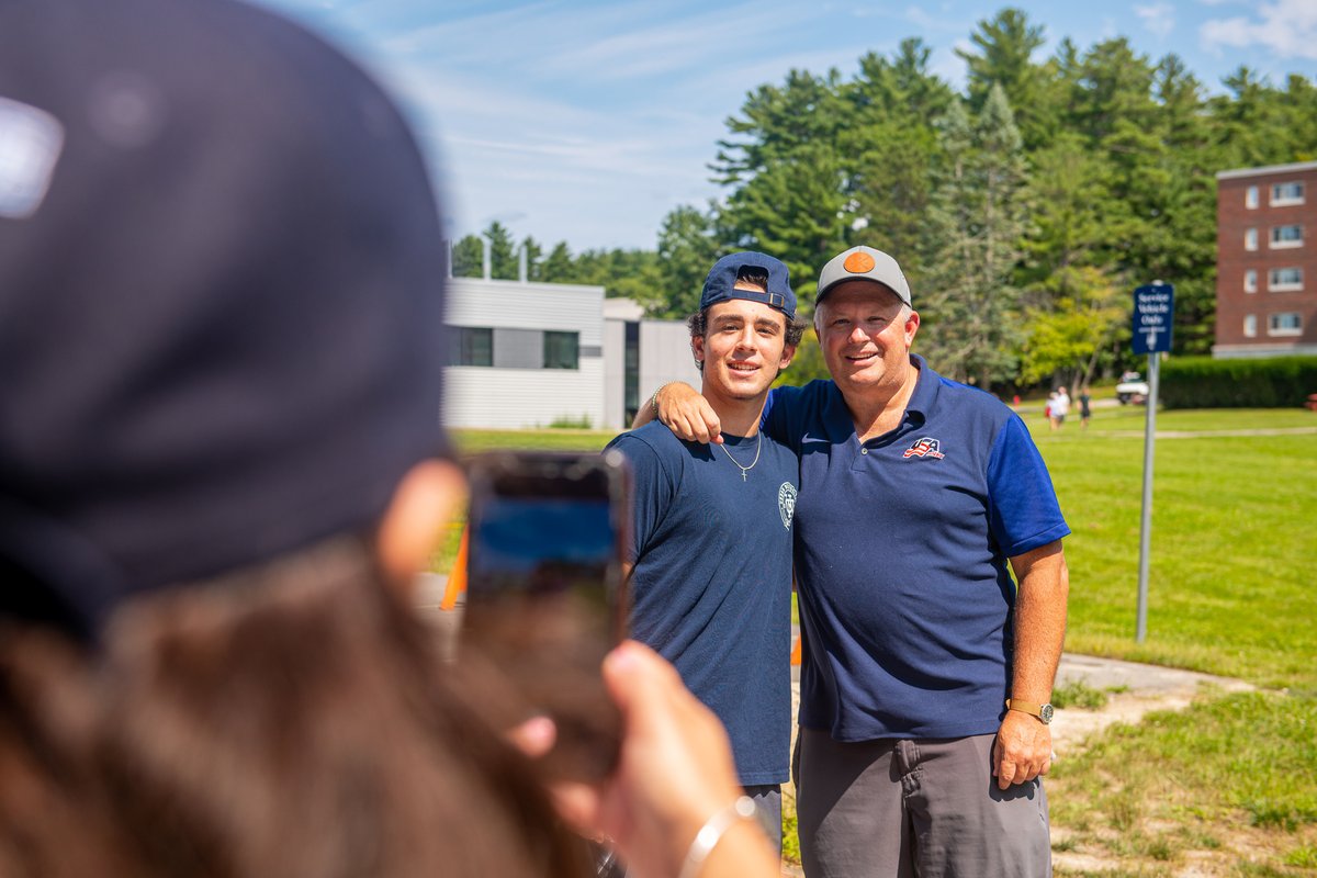 UMaine's tweet photo. We couldn't ask for a more beautiful move-in weekend. 🌤️ Happy FDOC, Black Bears! #WeAreUMaine https://t.co/xMri4jbrmA