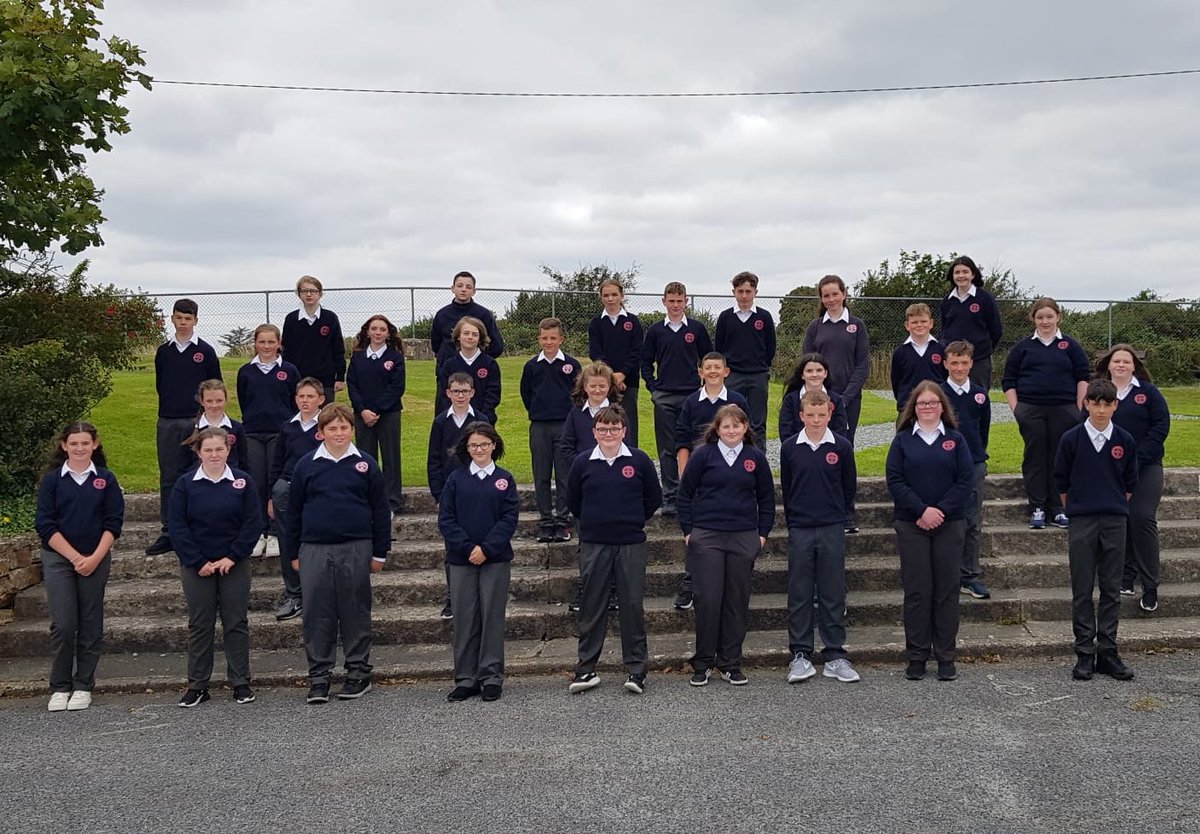 Cuireann pobal uile na scoile fáilte Uí Cheallaigh roimh scoláirí na chéad bhliana 2021. Tá súil againn go mbeidh blianta sona agaibh inár gcuideachta 😊🎉 👩‍🎓 👨‍🎓  #seoianGhaeltacht <a href="/accsirl/">ACCS</a> <a href="/cholmain/">Scoil Cholmáin Muigh- Inis</a> <a href="/muinteoireabha/">Scoil Naomh Ciarán</a>