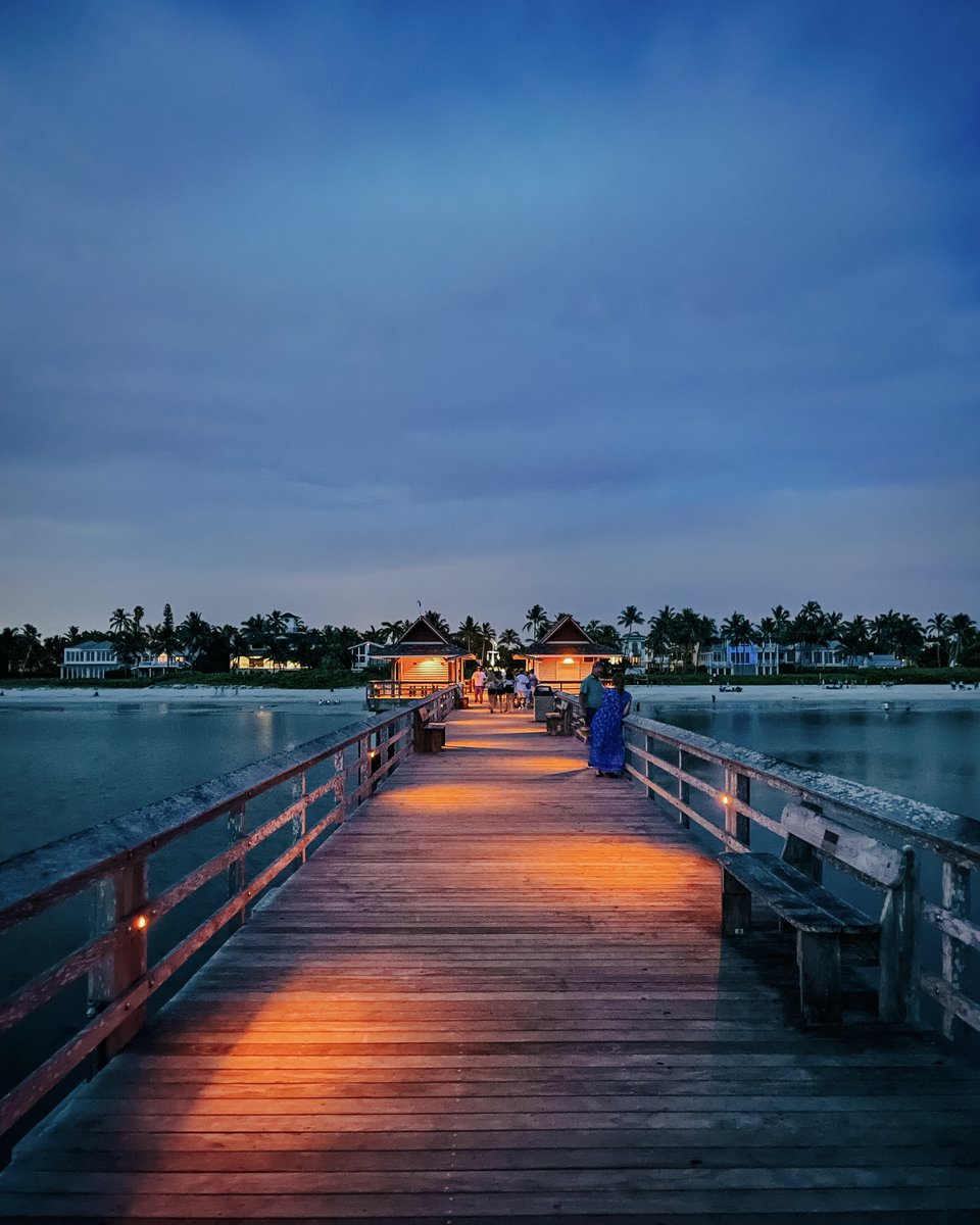 LemonTreeInn's tweet image. Summer nights 🔥 #ParadiseCoast #VisitFlorida #Sunset
