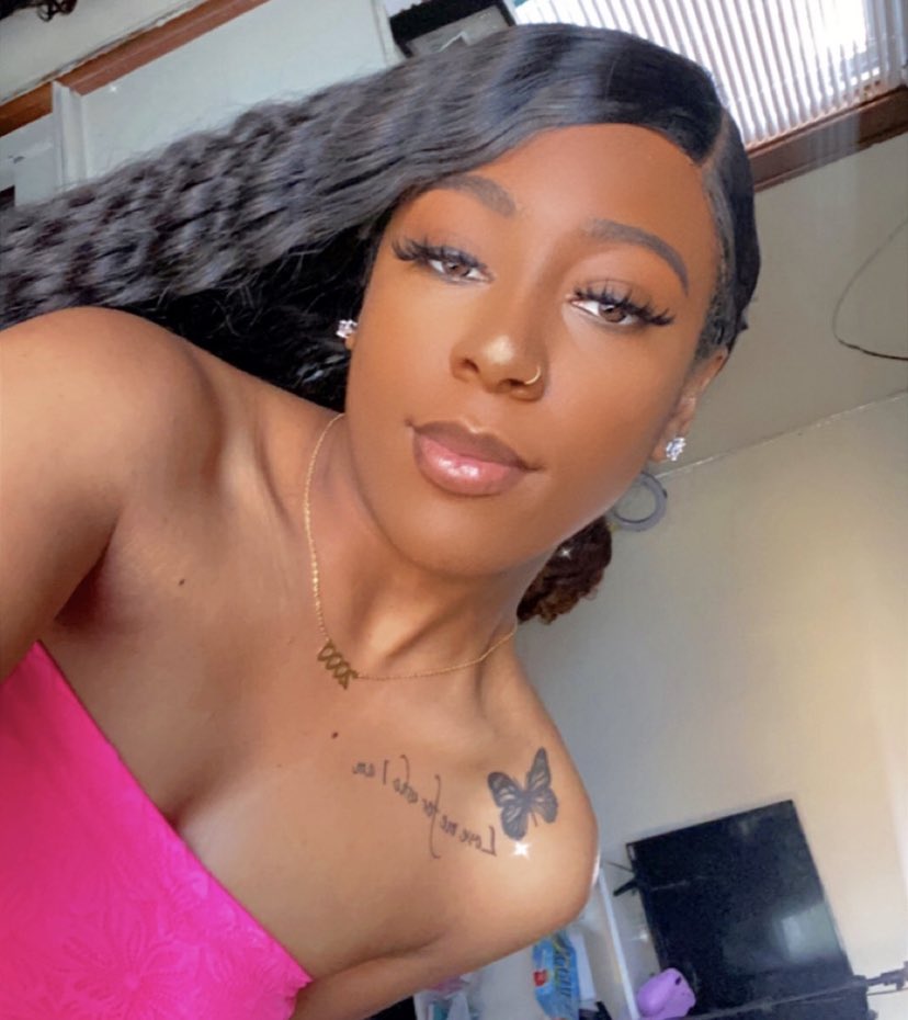 #WhosWhoAtBGSU 
- my name is Kayla 💕
- I am from Twinsburg Ohio 
- 3rd year 
-majoring in dietetics and nutrition science !
- secretary for the bowling green state university black student union ❤️💚💛
-good luck on first real week of classes !!