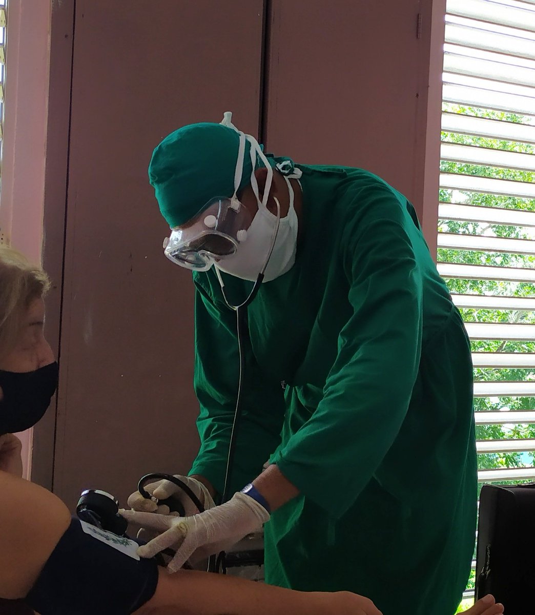 ❤️Héroes cotidianos, Dr Miguel y enf. Lídice y  su equipo,  atienden viajeros en centro aislamiento de excelencia:  Escuela C. de <a href="/CubaMicons/">Ministerio de la Construcción</a>. Amabilidad,  responsabilidad y profesionalidad. Agradecidos y orgullosos de los medicos #cubanos 🇨🇺!#CubaPorLaVida 
<a href="/MINSAPCuba/">Ministerio de Salud Pública de Cuba</a> <a href="/DanhizDP/">Danhiz Díaz Pereira</a>