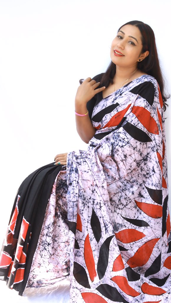 mashi_hemapala's tweet photo. සාරි එක්ක හාදකම් 🥰🥰 

#SareeTwitter #bathik https://t.co/SKjdgkYzgB