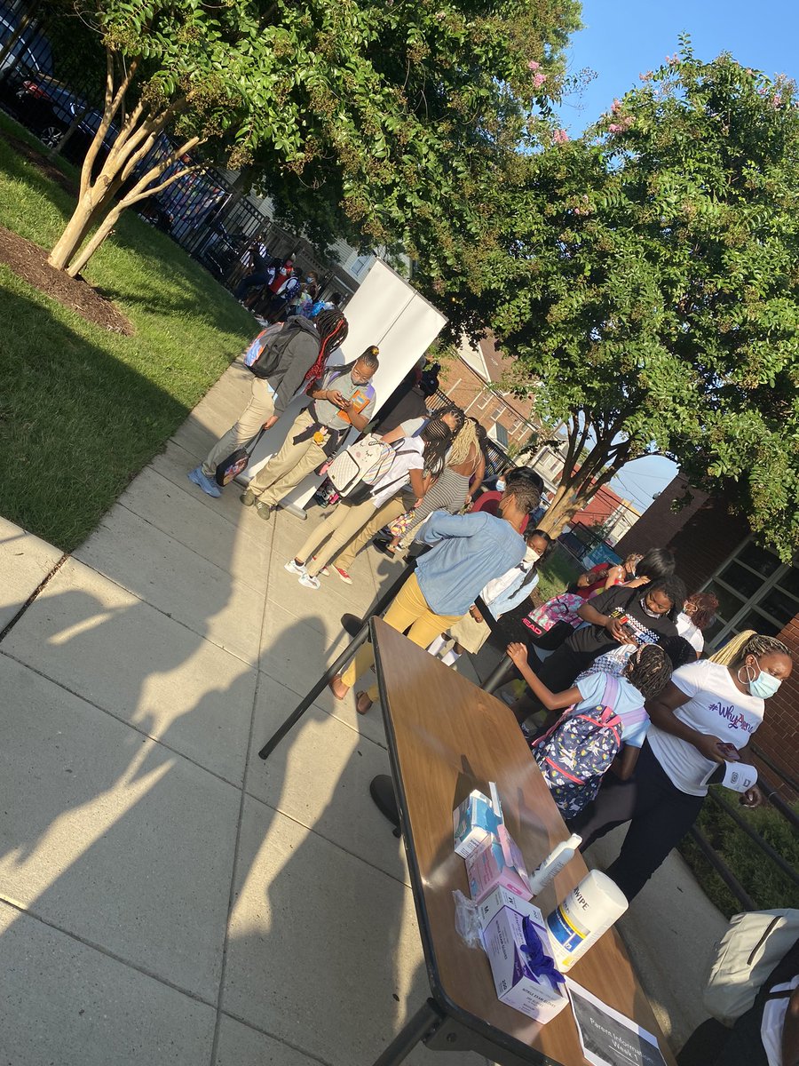 ExcelPrinDaniel's tweet image. Excel Academy understood the assignment. 💙💛 @ExcelAcademyPS @dcpublicschools