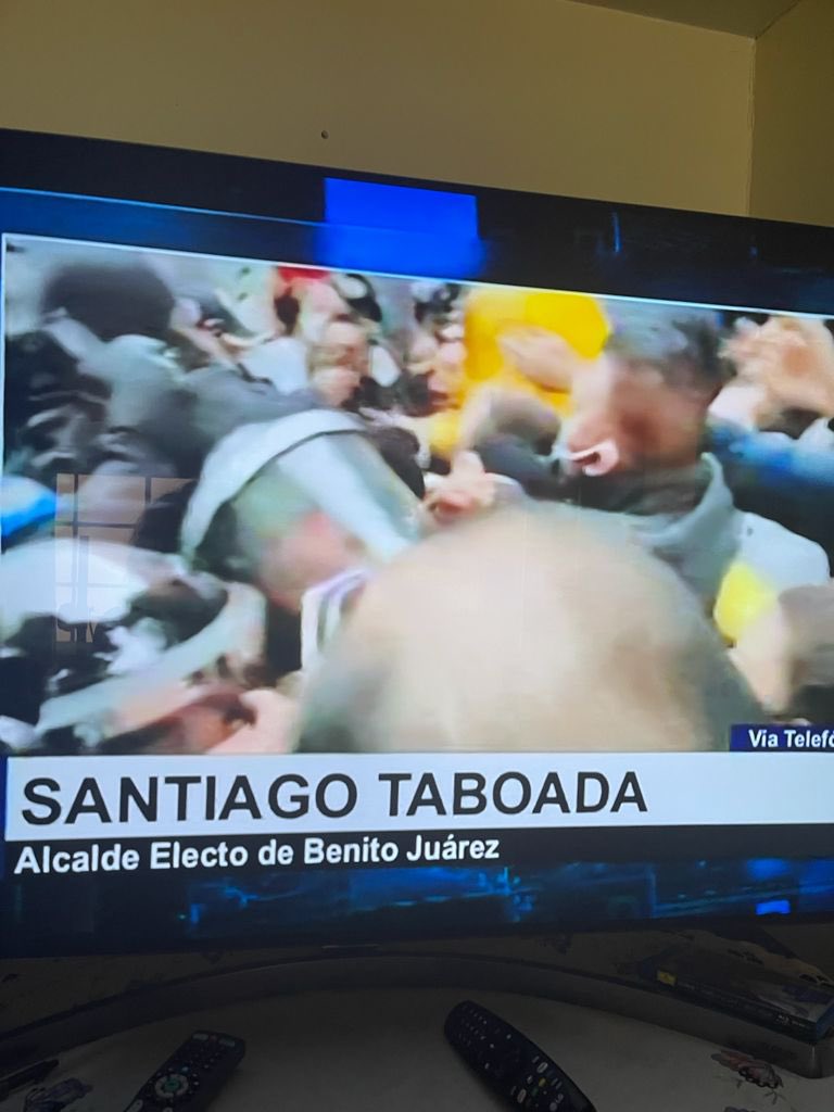 TERE_PAREDES's tweet photo. Esta conferencia de prensa fue el motivo por el que fueron agredidas las alcaldesas electas; eso se llama represión @Claudiashein, por cierto, no que ya no había ganaderos?; Mi solidaridad con @lialimon.
#TodasSomosLía https://t.co/iGNYiGYA4I