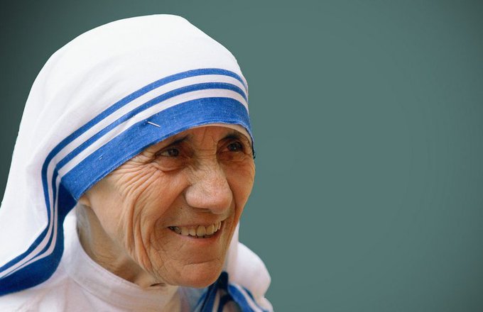 Santa_Palabra's tweet photo. Hoy es el día de Santa Teresa de Calcuta, protectora de los más pobres, los enfermos, los necesitados, los olvidados y los rechazados por la sociedad. https://t.co/VjYkCXgOhj