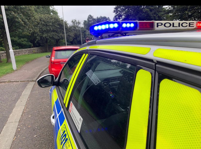 PSOSLevenmouth's tweet photo. Lassie huckled for nay insurance in Methil!
#EnsureYerInsured
#Seemples
#OpParamount
#ImprovingLevenmouthTogether https://t.co/Aoau7AtN78