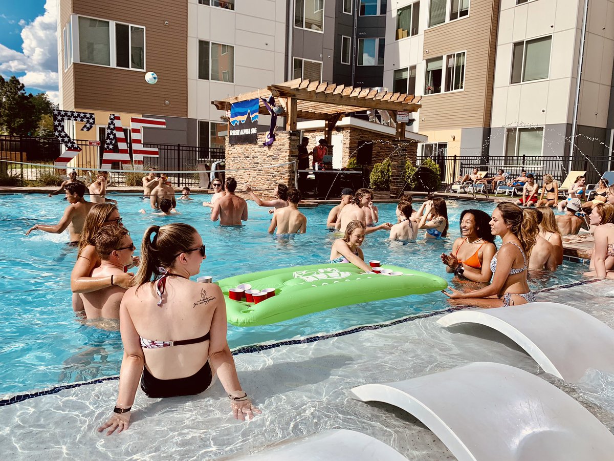 livewestedge's tweet photo. 🌞Wedge Pool Days😎
•
Such a blast last week with Greek Life!🥳
•
Check out our story for what’s to come👀 https://t.co/nA14UcSc0y