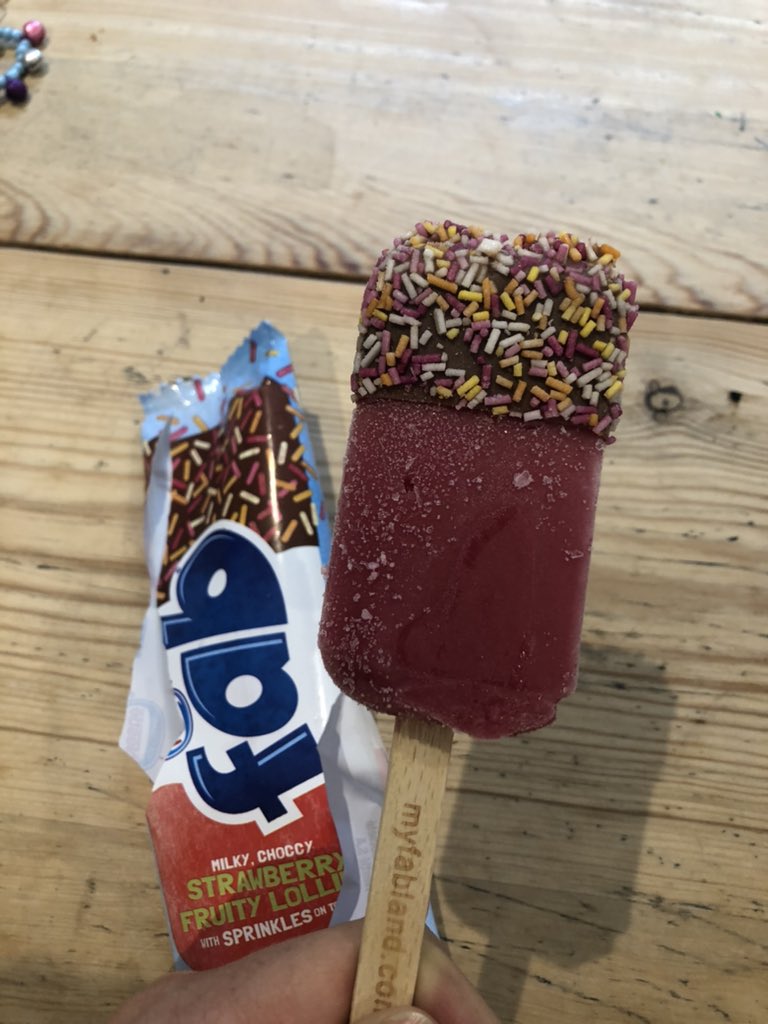 Whaaaaaaa? What is this madness? @Fabicelolly #wheresthemiddlebit