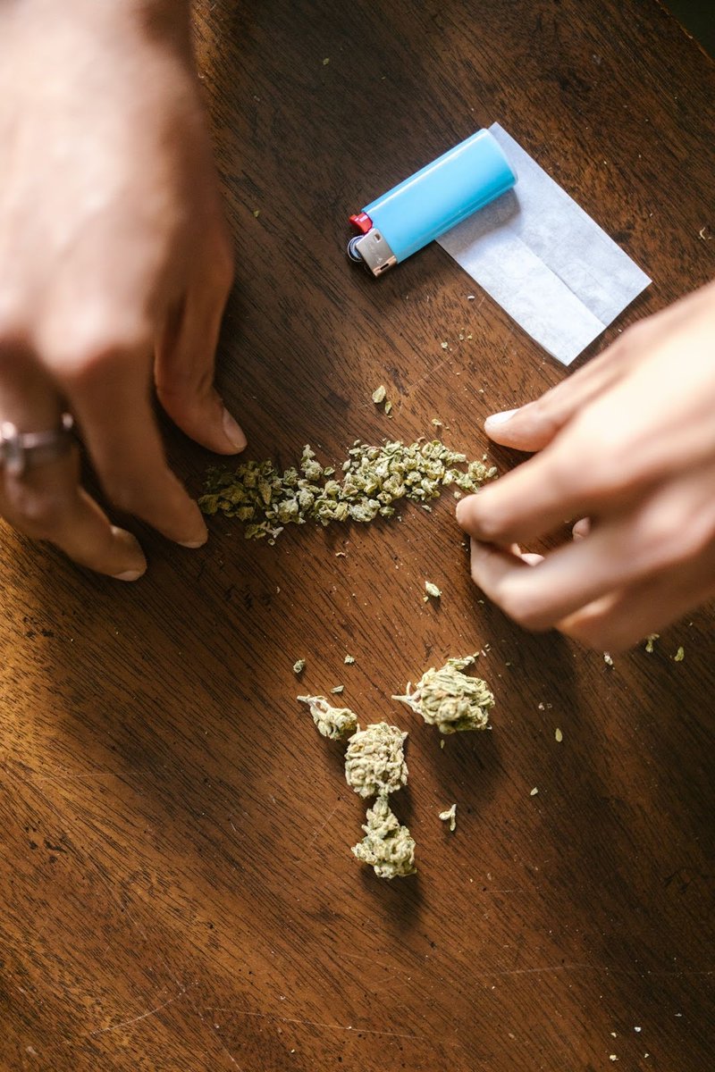Are you a morning, noon or night smoker?

Let us know in the comments below what your go-to smoke sesh time is!  💨