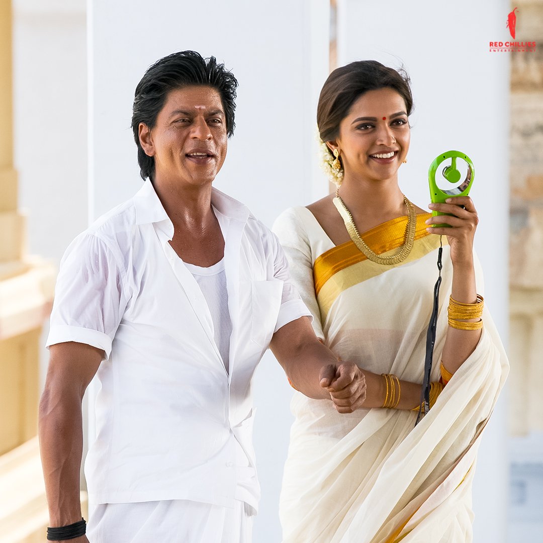 Deepika Padukone and Shahrukh Khan in Chennai Express