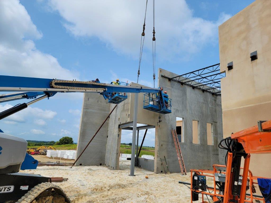 WellsConcrete's tweet photo. With an estimated completion in Summer 2022, the new Rochester Middle School is 1 of 4 new buildings going up, providing the community with construction jobs for 18 months and creating brand new spaces for children to learn and grow. #Wellsbuilds #wellscreates #buildsmart https://t.co/z1modPYgsd