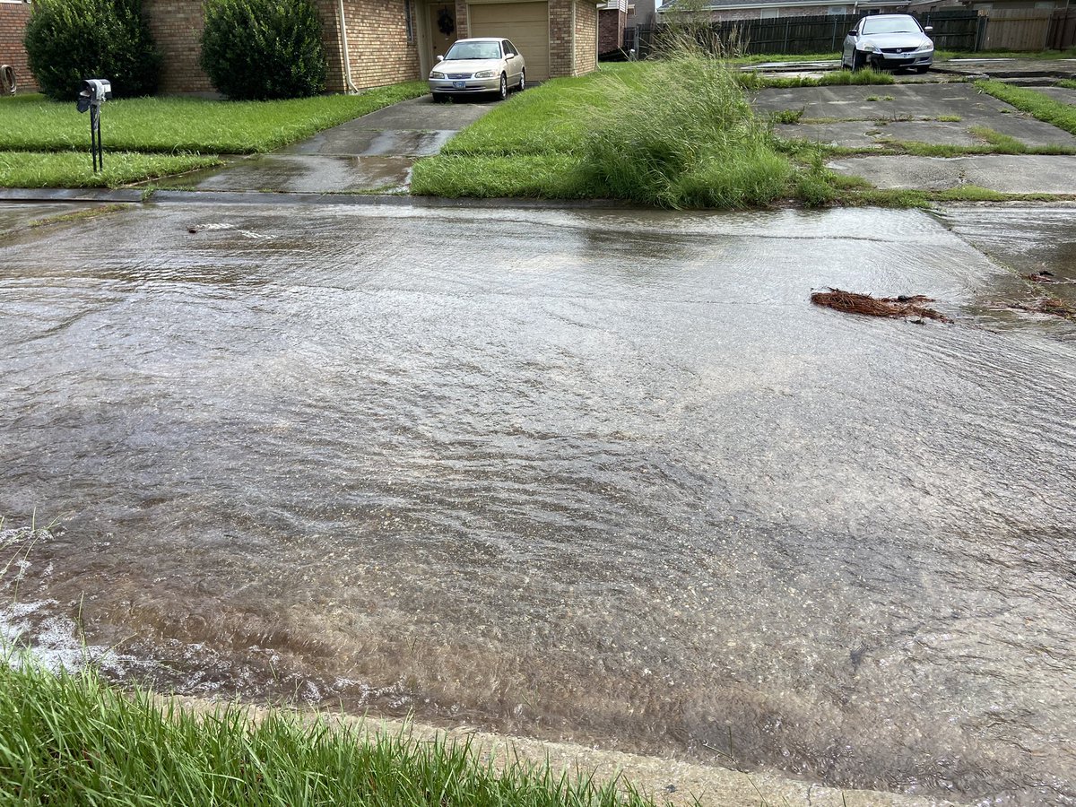I’m in New Orleans East surveying damage.  A tree took out the water main to this neighborhood on Woodbine Drive. The homeowner says the city came to fix a previous leak, but cut many of the roots which likely contributed to the tree falling.  #HurricaneIda #NewOrleansEast