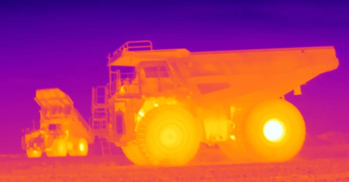 im_mining's tweet photo. .@KalTire's Mining Tire Group is collaborating with #pitcrewai integrating its #thermalimaging tech & #AI software for #miningtyres into #KalTire's #TireOperationsManagementSystem aka #TOMS enabling #autonomous tyre inspection for #AHS #miningtruck fleets https://t.co/aXTZ5Nz43m https://t.co/nzI98vXJvU