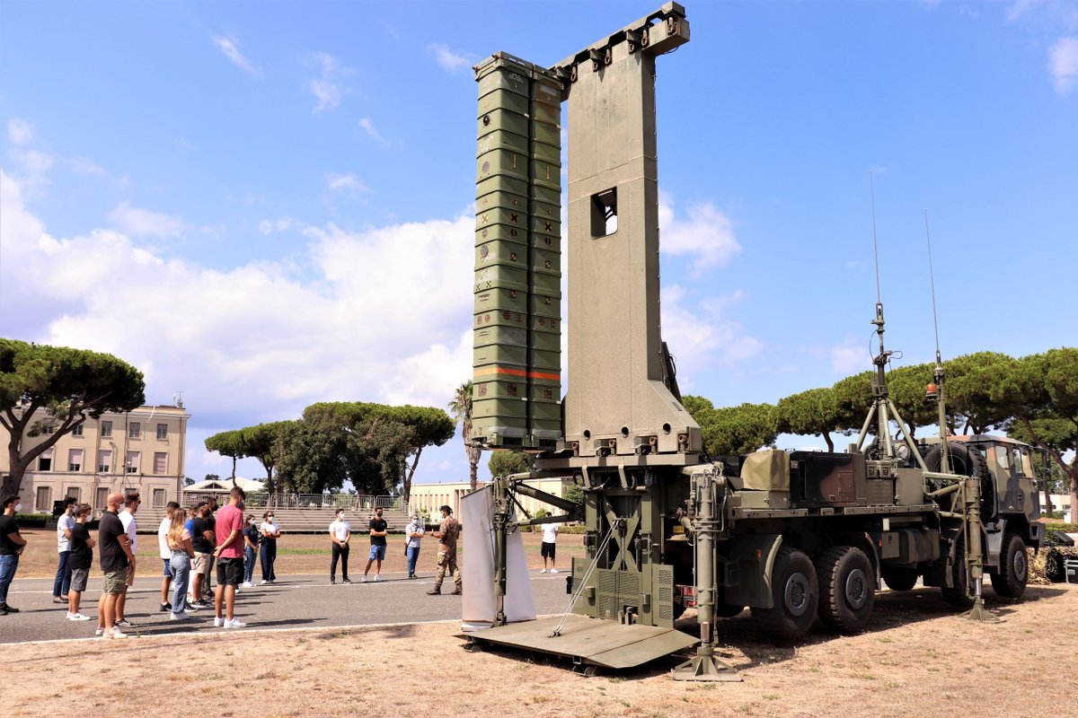 🪖 🇮🇹 Italian Army #SAMP/T (🇮🇹 / 🇫🇷) next-gen SAM battery, truck mounted on 🇮🇹 IVECO #ACTL 8x8 SMR 88.45 BAD on display. 
@Esercito @SM_Difesa  @byMBDA @by_eurosam