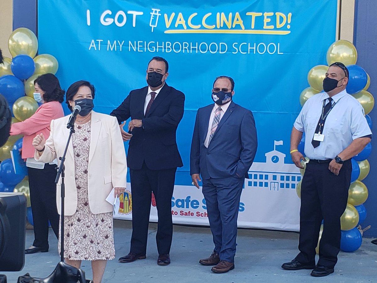 LincolnElSereno's tweet photo. LAUSD Vaccination Centers for students kicks off at Wilson High School @LincolnElSereno @lausdLDE @LAUSD https://t.co/XtG5kigBYi