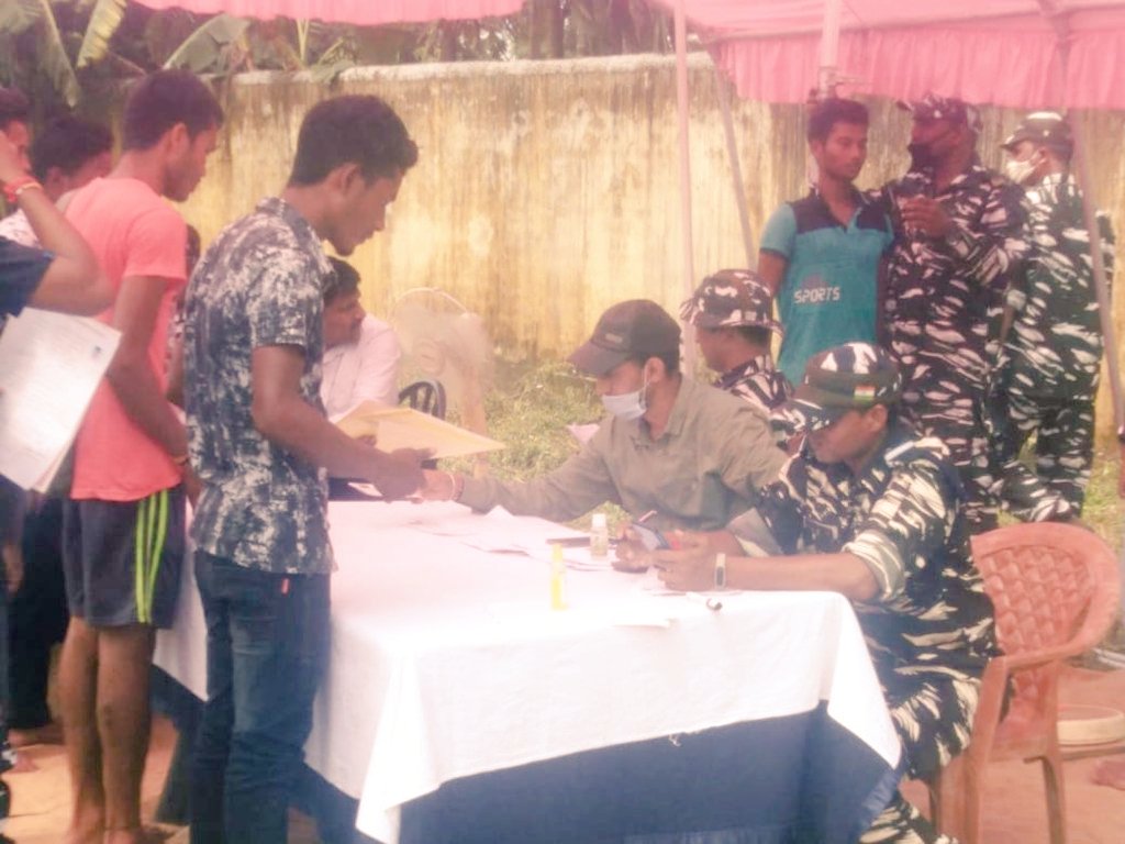 NesHqr's tweet photo. Youngsters of Bodoland Territorial Region were made aware of the career opportunities they have in #CAPF, by 129 Bn, #CRPF, #Kokrajhar. Over 200 aspirants actively participated in the pgm conducted by Officers and personnel of 129 Bn,@crpfindia.
@dckokrajhar https://t.co/T3ZVNG1NfD