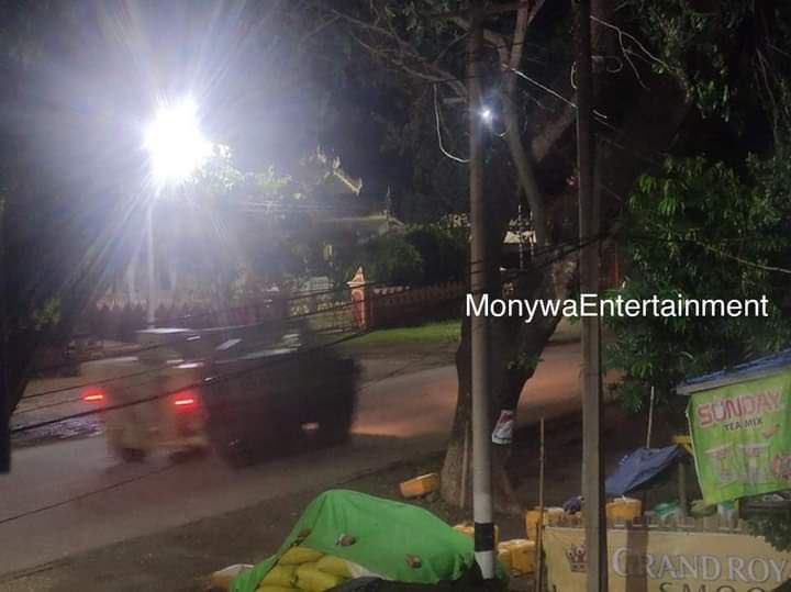 SpringBago's tweet photo. Tanks and military trucks arrived to Western North Military Headquarter in #Ahlone city from #Monywa around 10:45pm Aug 30. 
Be aware of thugs. 
#WhatsHappeningInMyanmar
#Aug30Coup https://t.co/fv8b8VM8o0