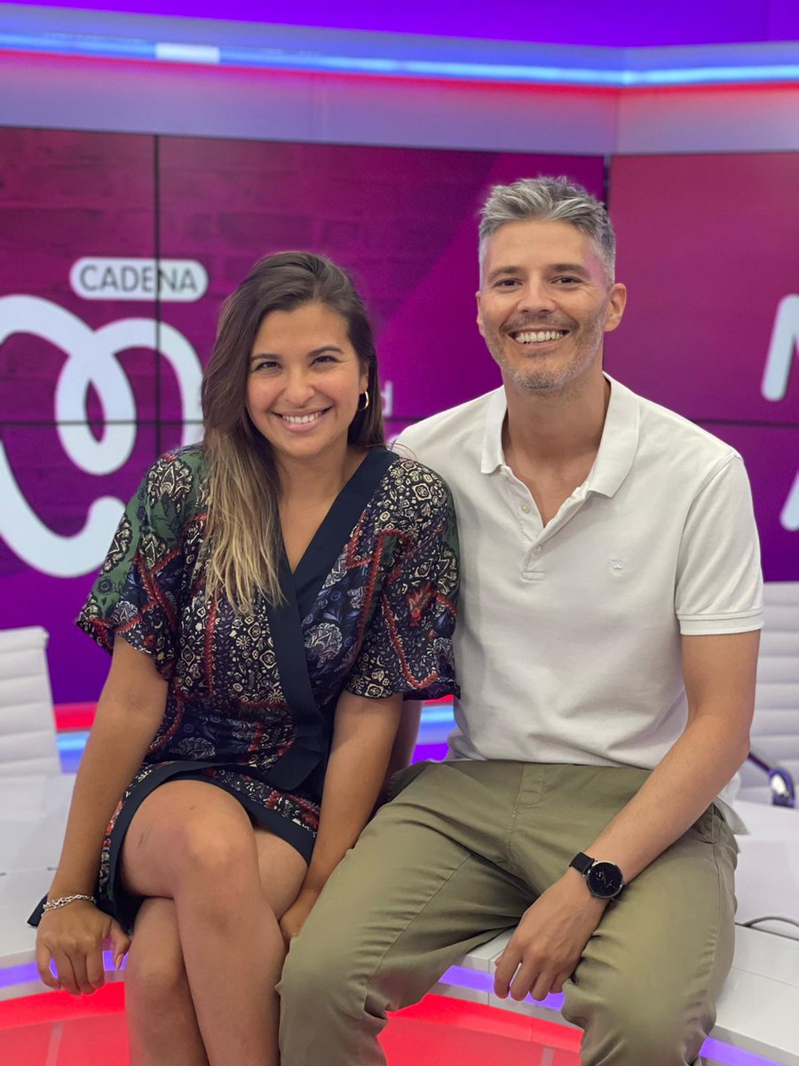Adivina quién ha estado en la playita tomando el sol y quién no... ¡Buenas tardes! Estamos de vuelta con las 5 Palabras, con Shazam, con  <a href="/anagarciasaiz_/">Ana García</a> en la mesa, con el cerebro del programa <a href="/mariasegur100/">maría segurado</a> y sobre todo, con nuestros queridos <a href="/MateoGonzalez/">Mateo González</a> y <a href="/AndreaCana/">Andrea Caña</a>   😍