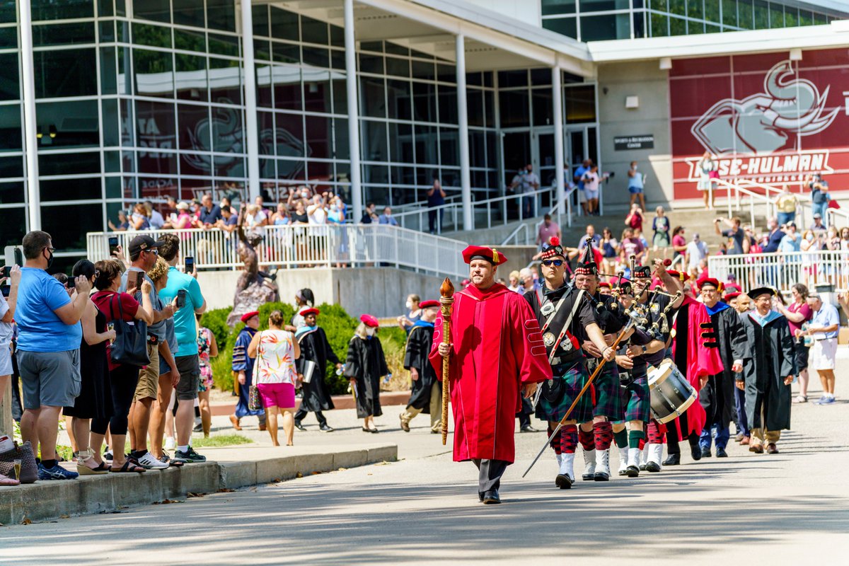 RoseHulman's tweet photo. Take a look back at the Bagpipe Procession and other activities from a busy first weekend for the Class of 2025. The fun times have just started! #rosehulman #rosegetsme https://t.co/l2l23aQlUD