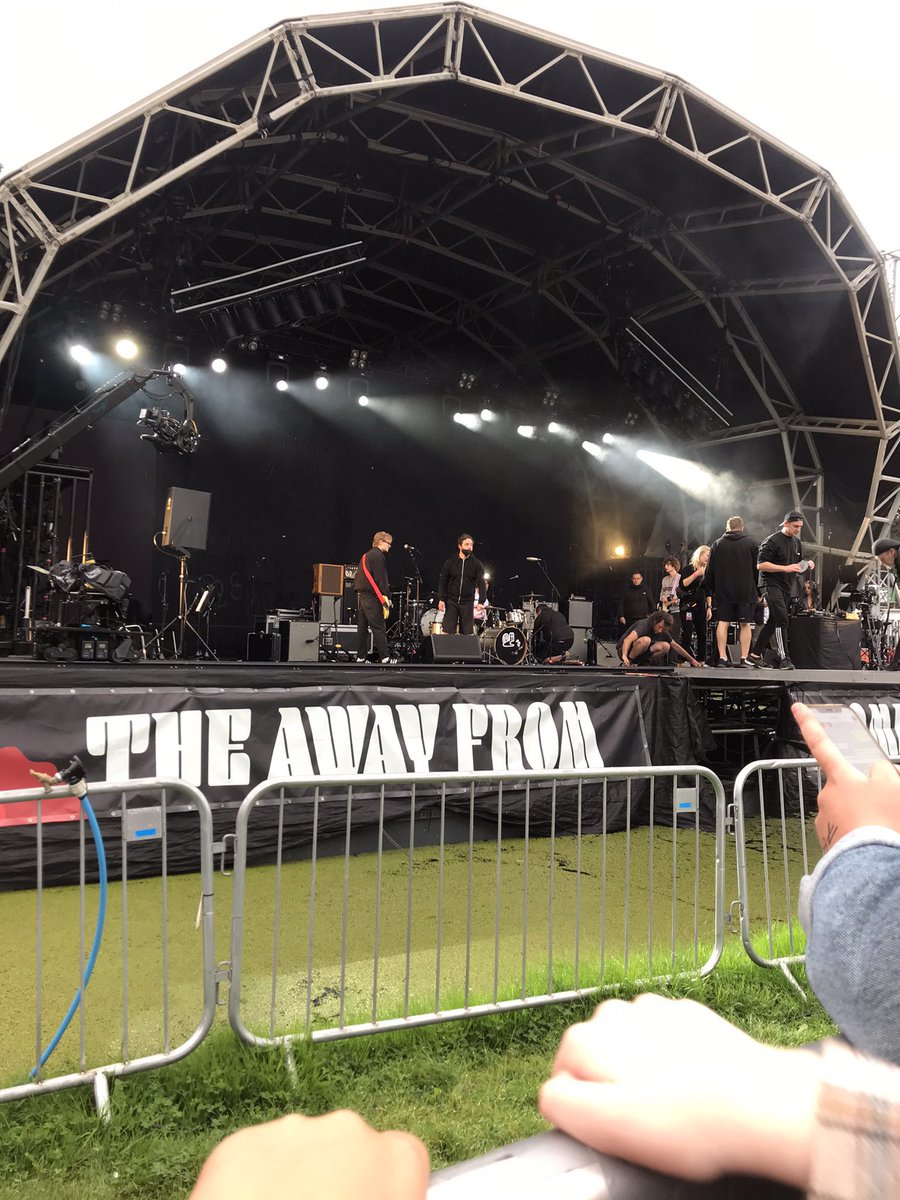 kathewsh's tweet photo. donde debería                donde estoy
     estar                      en este momento       
  
#AwayFromHomeFestival https://t.co/u1yuvUMTqz