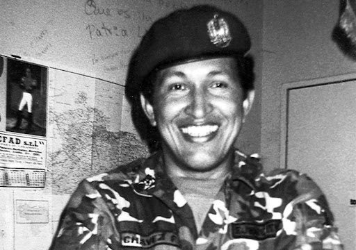 gestionperfecta's tweet photo. "Sea cual sea el tiempo que aquí pasemos y la forma bajo la cual salgamos de estas rejas, iremos al reencuentro con ustedes, para continuar la marcha", fue el compromiso del comandante Chávez con su pueblo, hace 29 años, en declaraciones al periodista José Vicente Rangel, en Yare https://t.co/VCS9LvHKC4
