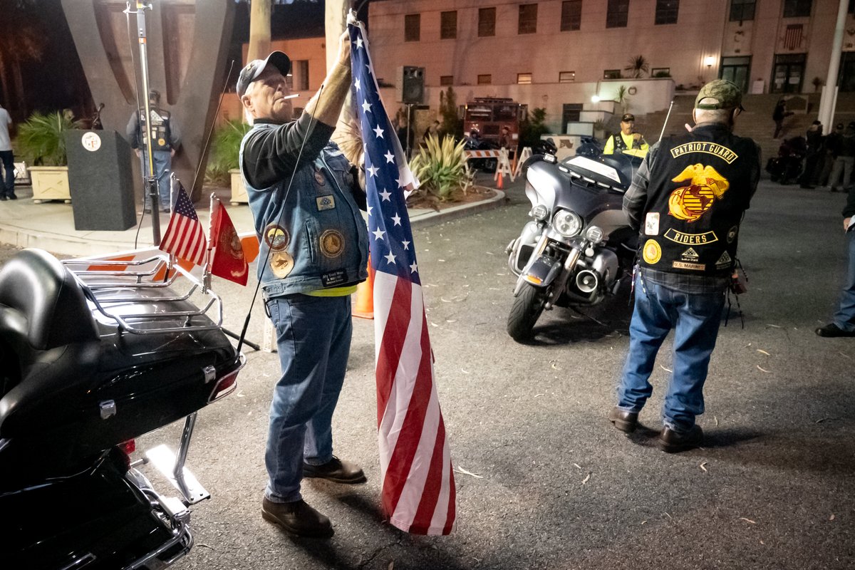 vidcrane's tweet photo. The #LAFD #FireHogs made up of mostly retired #firefighters departed #LosAngeles on a nearly 3,000-mile journey to #NewYork to honor victims of #NineEleven https://t.co/cTsX0TVwEX