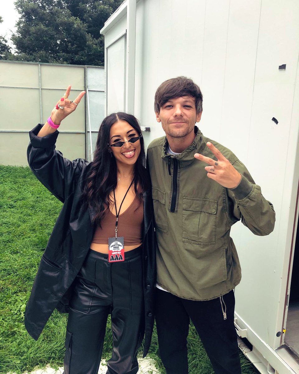 Just needed to check in with the boss first <a href="/Louis_Tomlinson/">Louis Tomlinson</a> 🔥