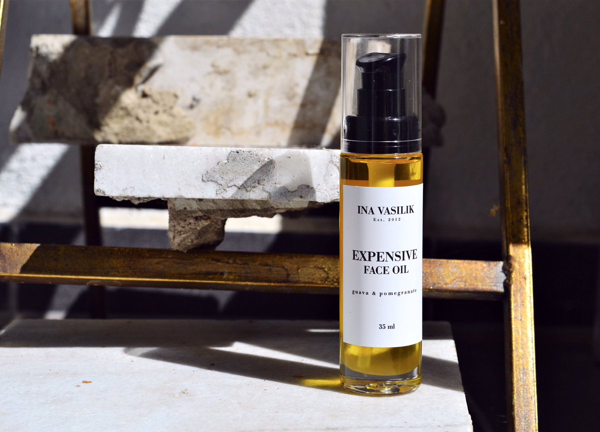 inavasilik2012's tweet photo. EXPENSIVE FACE OIL. Luxury skin protection. #faceoil #facecare #beauty #pomegranate #magnolia #rose #moisturising #regeneration #wintercare #pricklypear #vitaminee # https://t.co/zOS9iIp3Jx