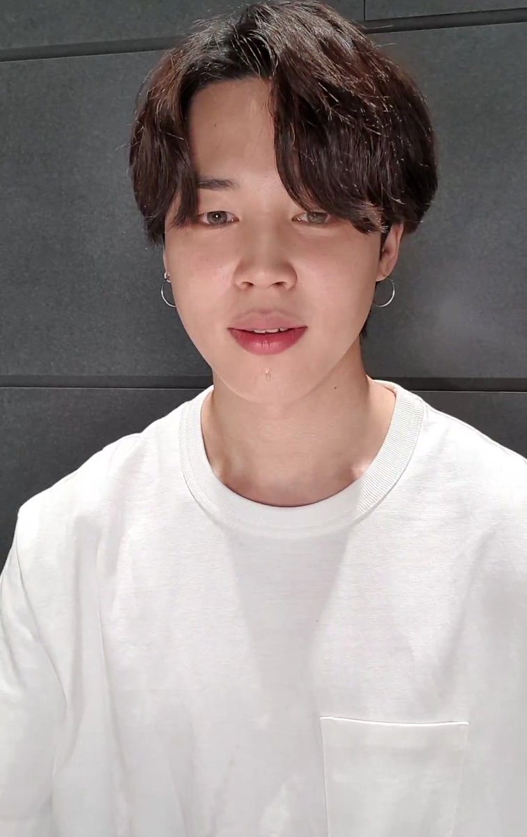 Keulloi_Kim's tweet photo. ~Thread~
{Jimin Vlive 30/08/21}
Jai vais des screen pour ceux/celles qui ont rater le live de Jimin et pour ceux/celles qui voudraient des screen (je les ai déjà recadrer !)
#JIMIN #jiminlive #jiminbts #BTSJIMIN #threadbts https://t.co/CNQywiu2Pu