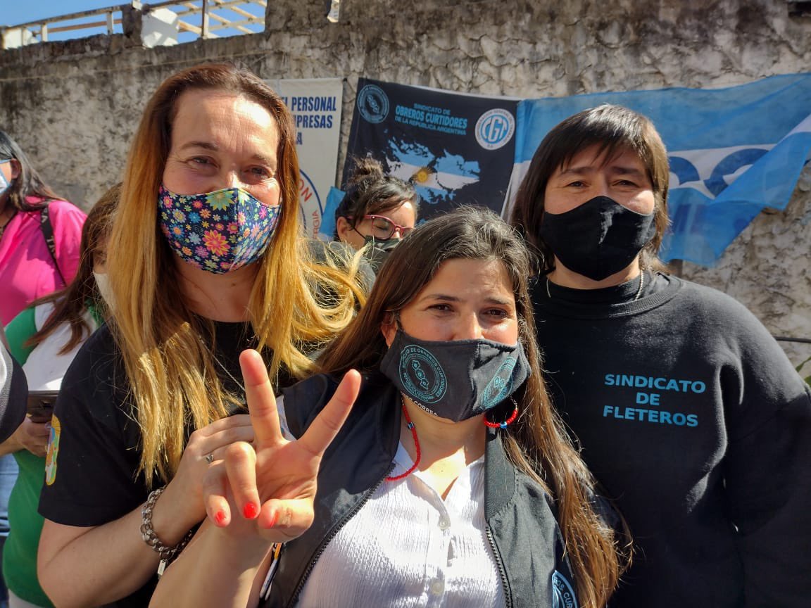 siunfletraok's tweet photo. 📍La Secretaría de la Mujer del SIUNFLETRA participó en #Quilmes del encuentro “Mujeres Sindicalistas de Quilmes, F Varela y Berazategui”, en el que estuvieron la Intendenta @mayrasmendoza, la diputada nacional @Vsiley y la directora de Equidad de @MinMujeresPBA @claudialazzaro_ https://t.co/LCSHCrXqTM