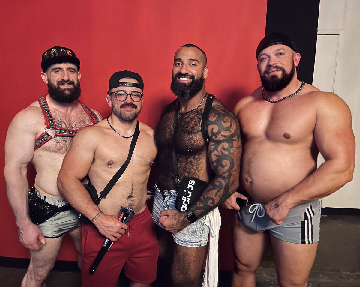 PrestonBrock's tweet photo. Saturday Night’s @rampartynyc 😎💪🏼
w/ @dylanvossx &amp; @dayminvoss 

#rampartydallas #rampartynyc #gaybears #musclebear #musclegay #musclebull #beefygay #beefybear https://t.co/1RGZhiBY4m