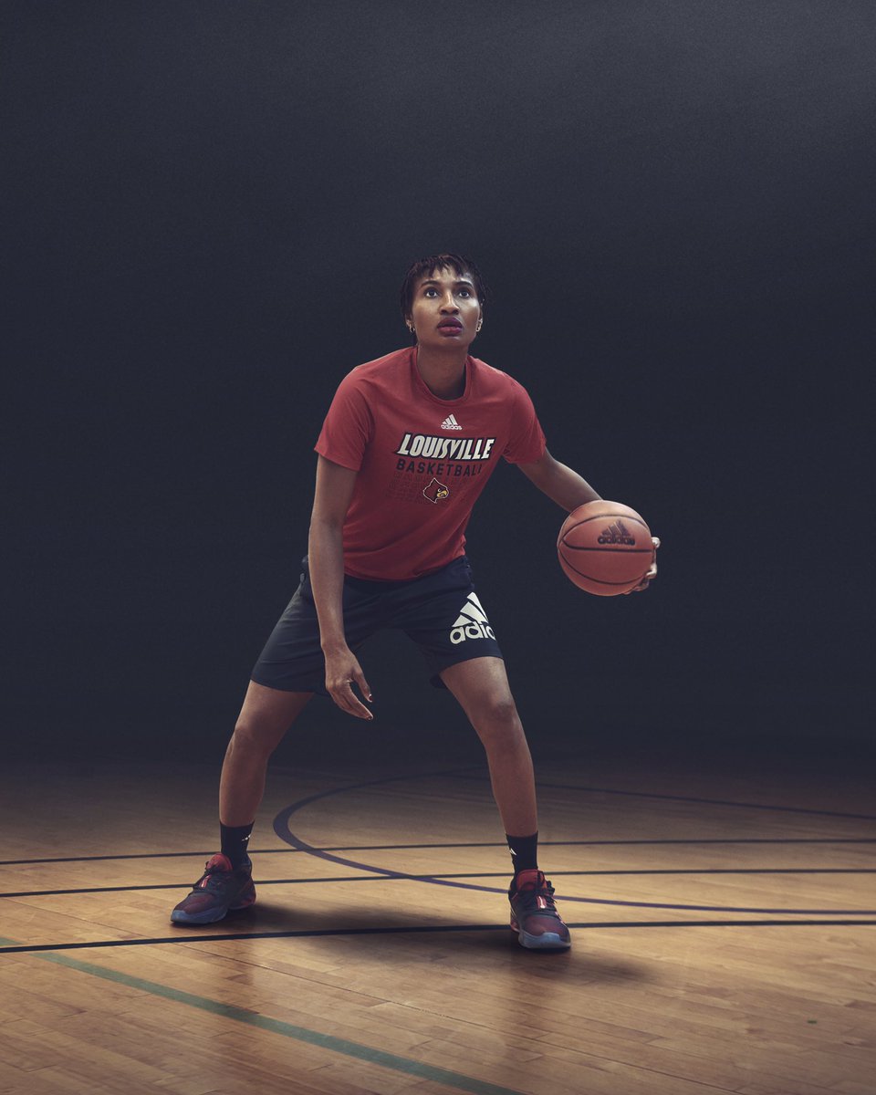 isiahhill's tweet image. One of my favorite shots from the photoshoot I did for @adidasHoops and @angel_35 as part of the promo campaign for the “Louisville Edition” of @spidadmitchell’s #DONISSUE2 sneaker.

📸 shotbyisiah.com