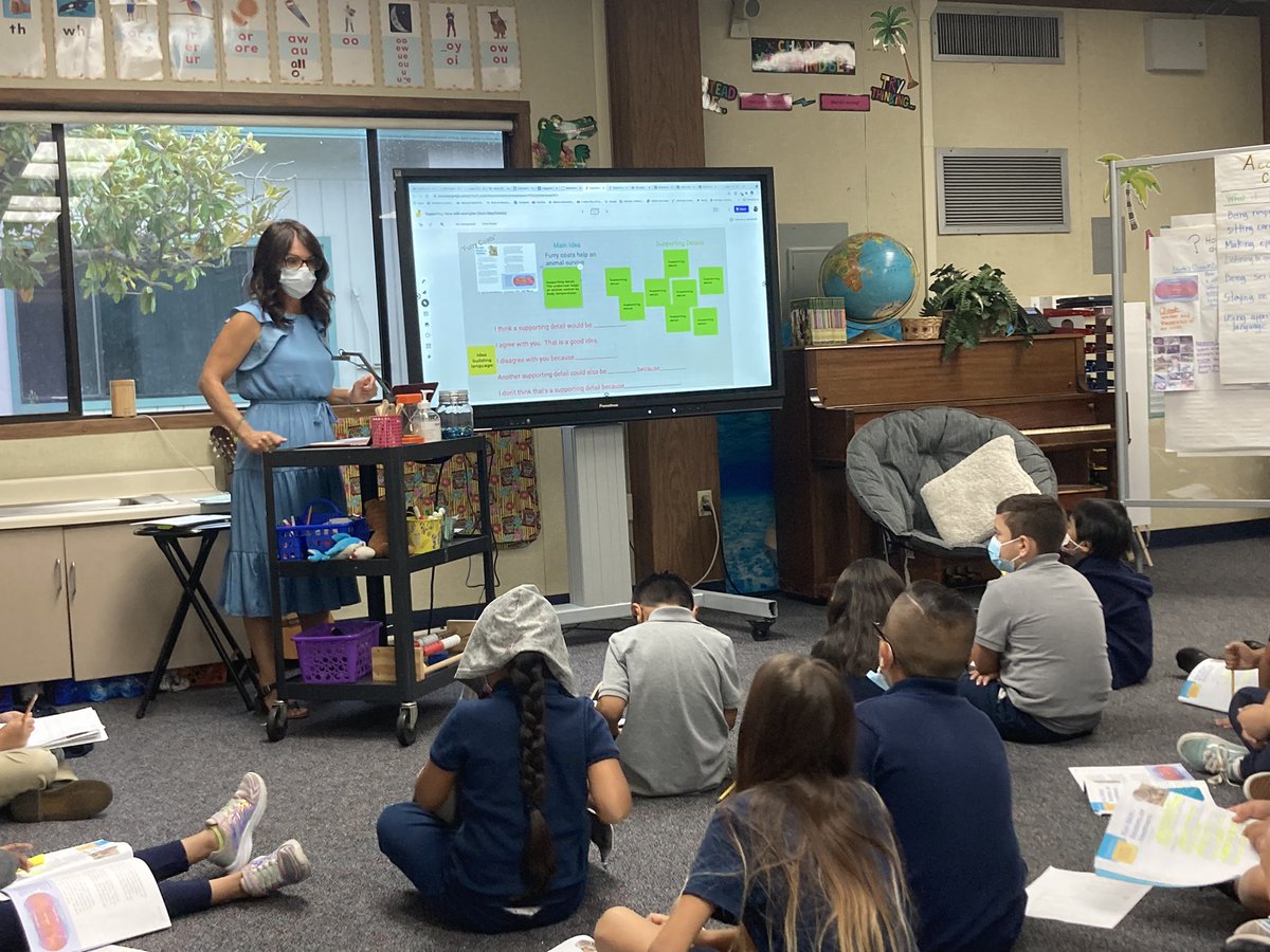 Mrs_Naval's tweet photo. @angecensoplano modeling an ELD integrated lesson with Benchmark. #nsdnow #nsd https://t.co/GaMYNRN3l8