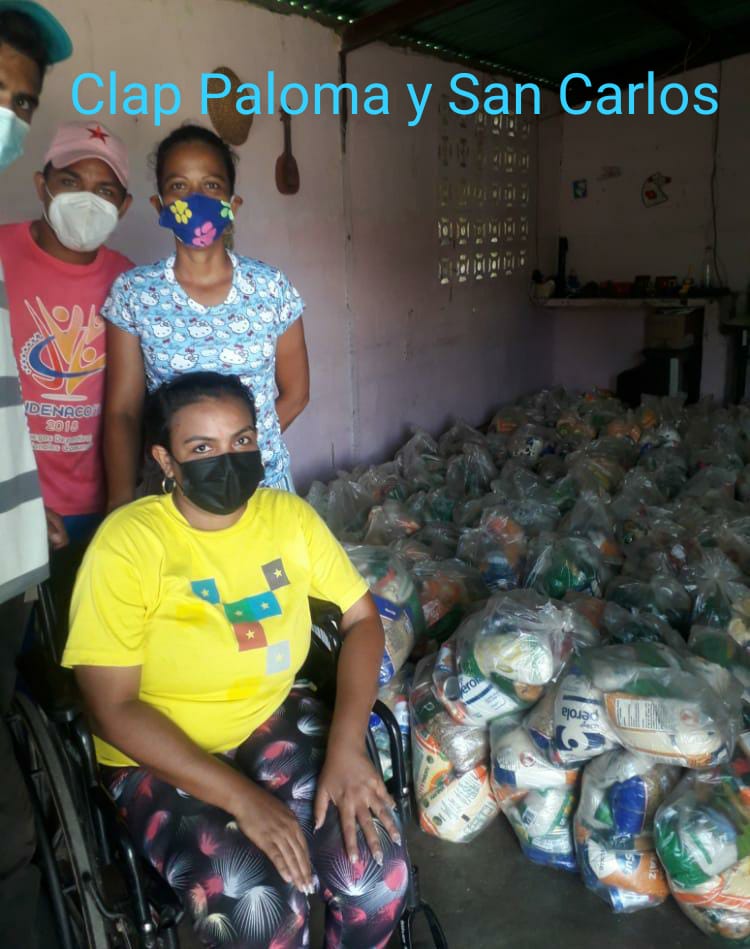 GasconMary's tweet photo. Mas de 3400 familias del #MpioUracoa fuerón atendidas a traves de bolsas Clap; gracias al Gobierno Revolucionario que lidera el Pte @NicolasMaduro y el Gob (E) Cosme Arzolay, seguimos trabajando para garantizar la alimentación y el bienestar social de la población.

💛💚❤ 💪🏻👊🏻 https://t.co/iiYsf0B6TX