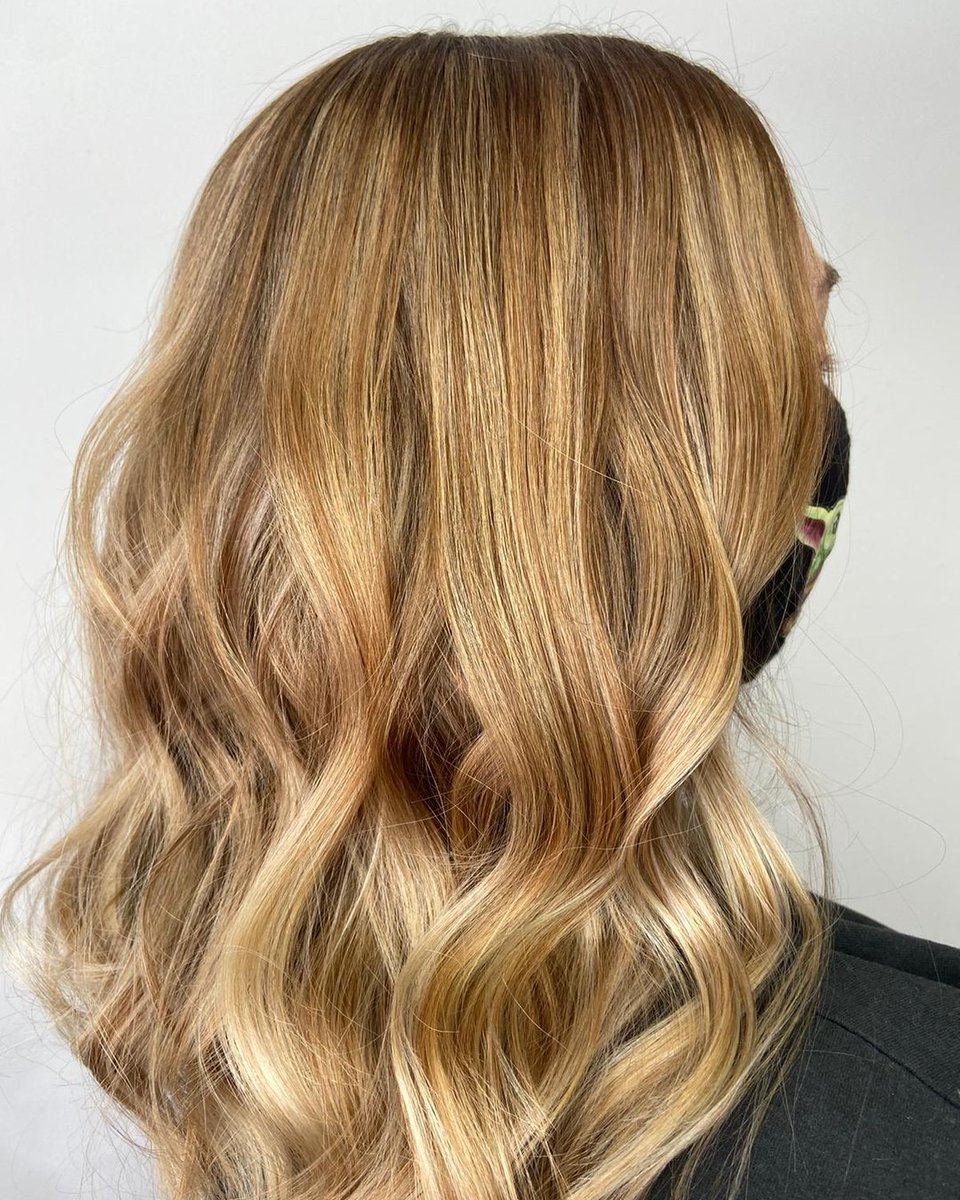 CLIENT APPRECIATION POST...
This guest is a dream. She sits in the chair and lets her stylist change it up in any direction they want each and every time. When we can be super creative, we are at our happiest and being able to take this client from one end of the colour scale to