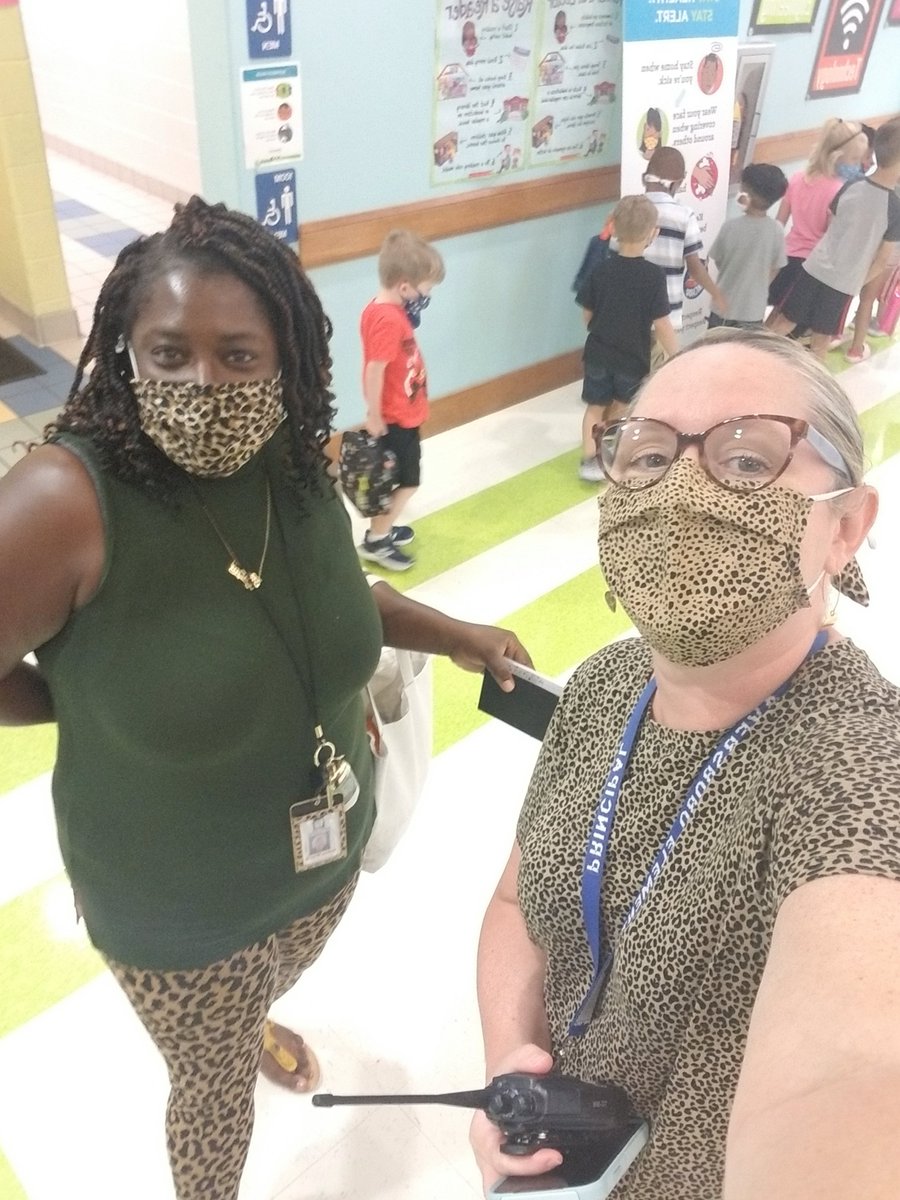Fun to start the week twinning in some cheetah with this awesome friend 🐆❤ <a href="/AndreaArchible/">Andrea Archible</a>