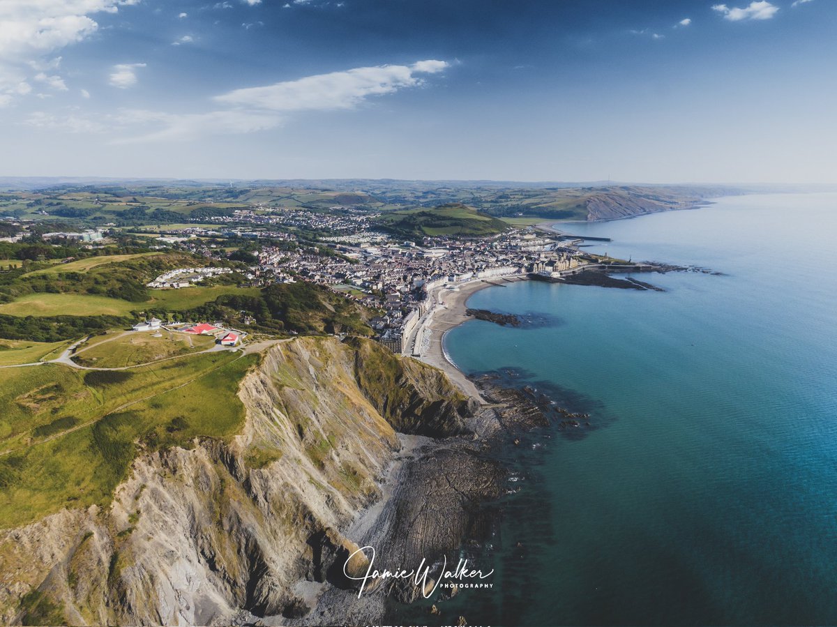 I do love Aberystwyth in the summer 😍🏴󠁧󠁢󠁷󠁬󠁳󠁿

#aberystwyth #ceredigion #wales #BankHolidayMonday #summer #dji #yourwales #drones #aerialphotography  #shotondji #landscape #imageofwales #discoverwales #cymru
