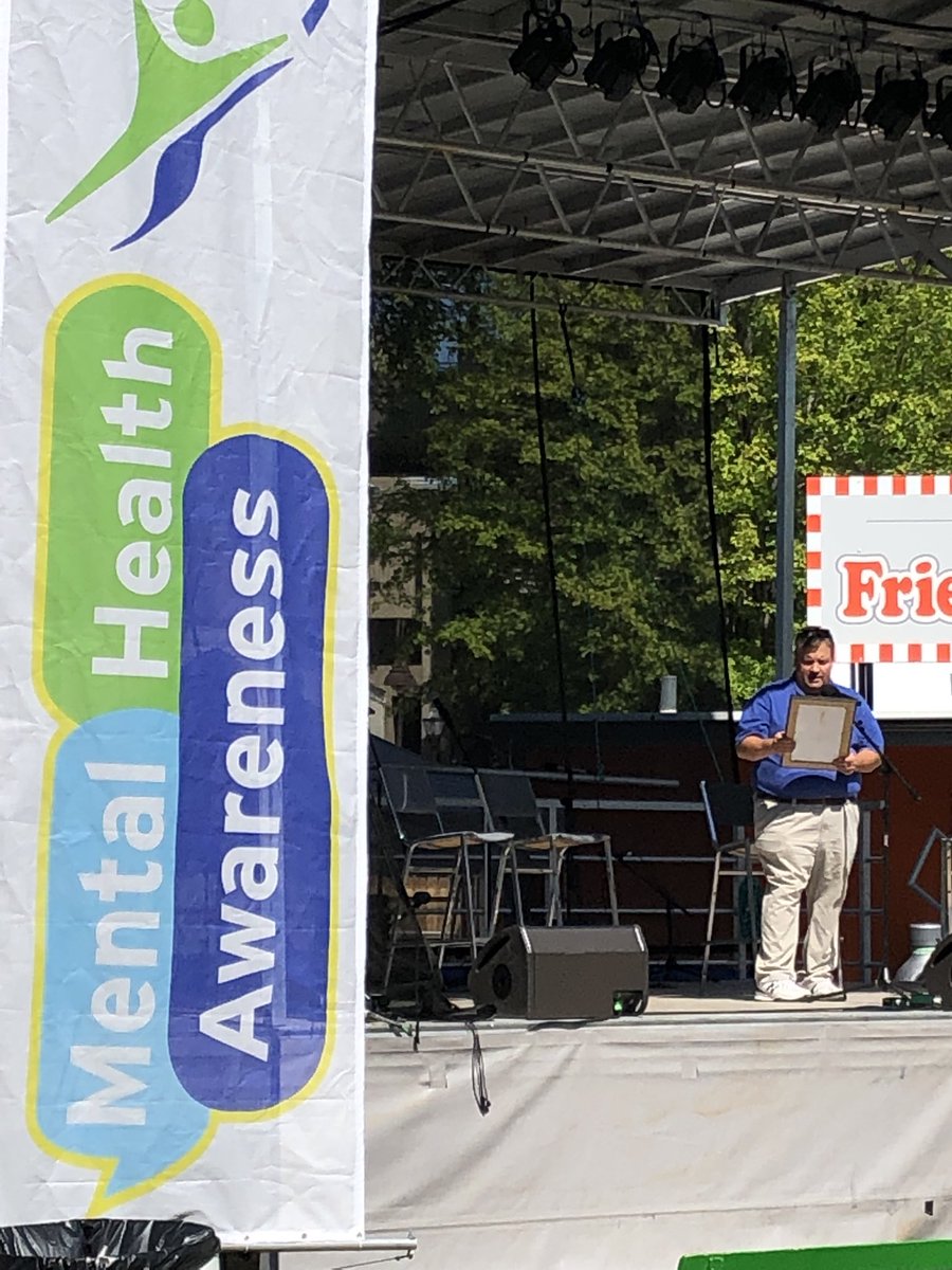 MH_Awareness_MN's tweet photo. The Governor of Minnesota has declare today as Mental Health Awareness at the Fair day across Minnesota. Celebrating bringing critical information about mental health to those visiting the fair. #mnstatefair #mentalhealth https://t.co/H84DDpU6gp