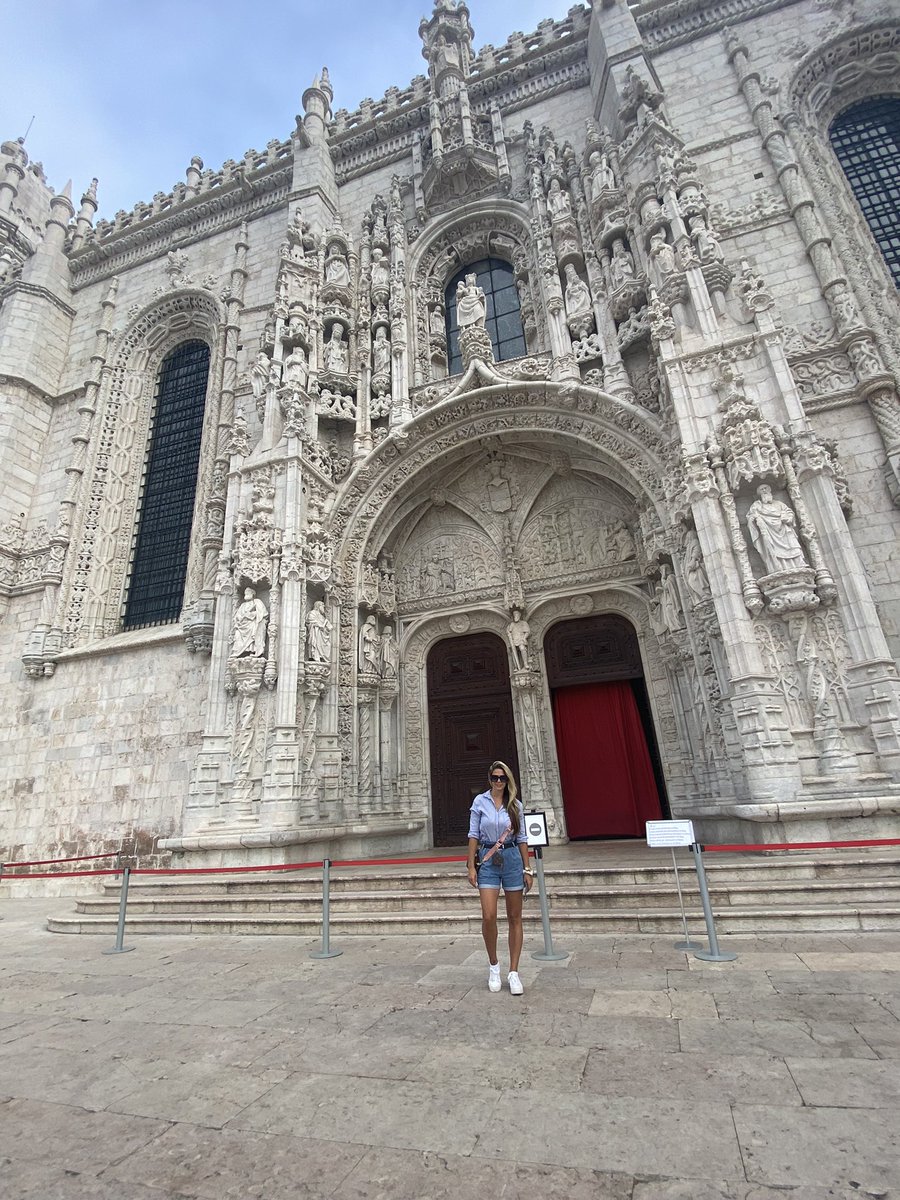 Malusitta's tweet photo. Me enamore de este sitio! #mosteirodosjeronimos #portugal 😍🇵🇹 https://t.co/7E6UHTK0Rl