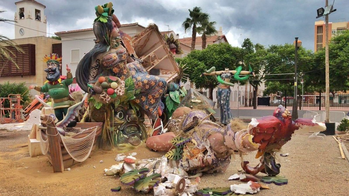 Som de Foc tweet media