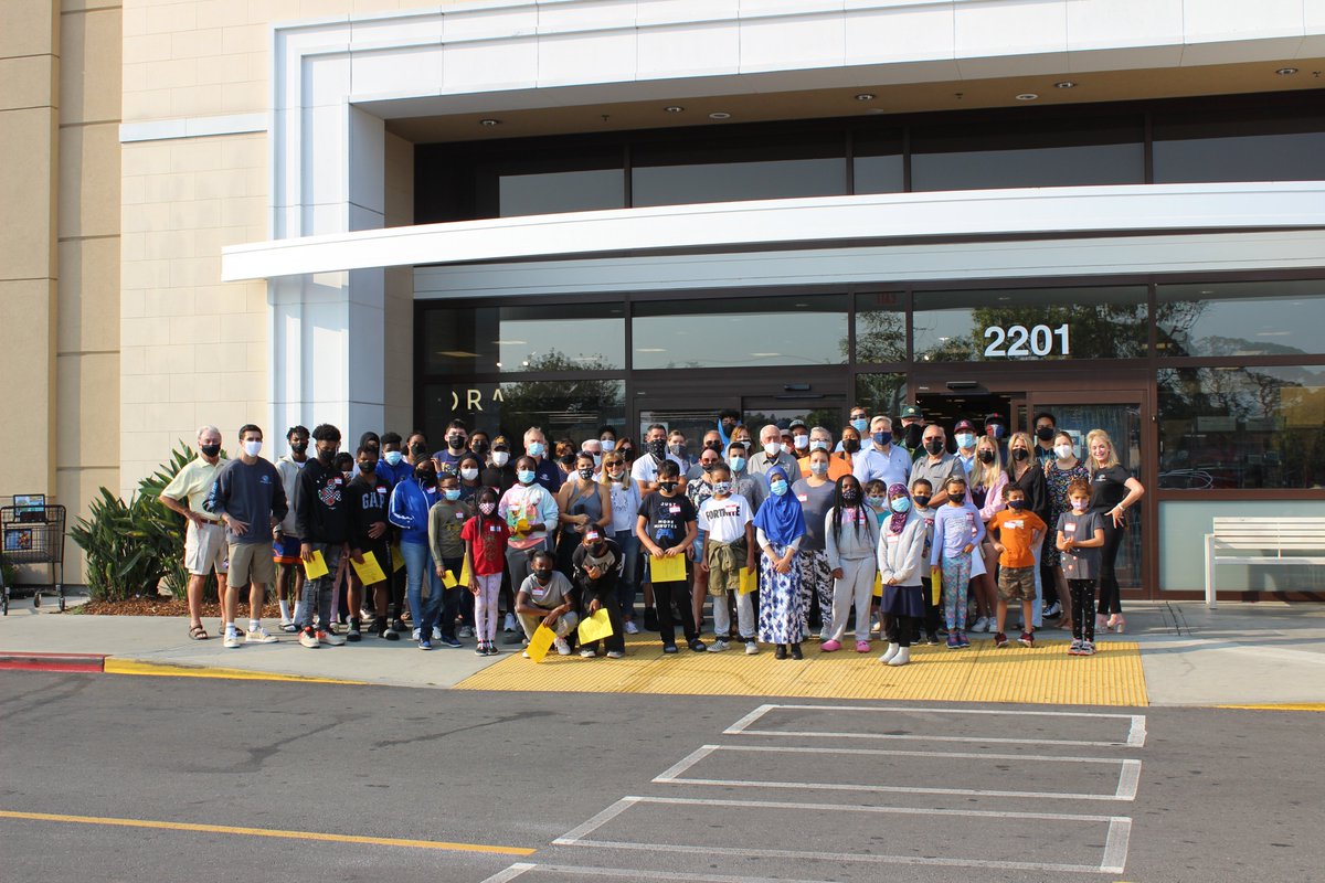 AlamedaBGC's tweet photo. Thank you so much to all of those that supported and shopped with our members at our 5th annual Shop with a Kid Day! Our members are ready to take on their new school year, making new friends and learning new skills https://t.co/0Dq3bODEkf